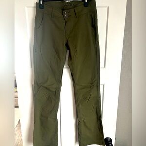 Prana women’s hiking pants - size 4. Stretchy